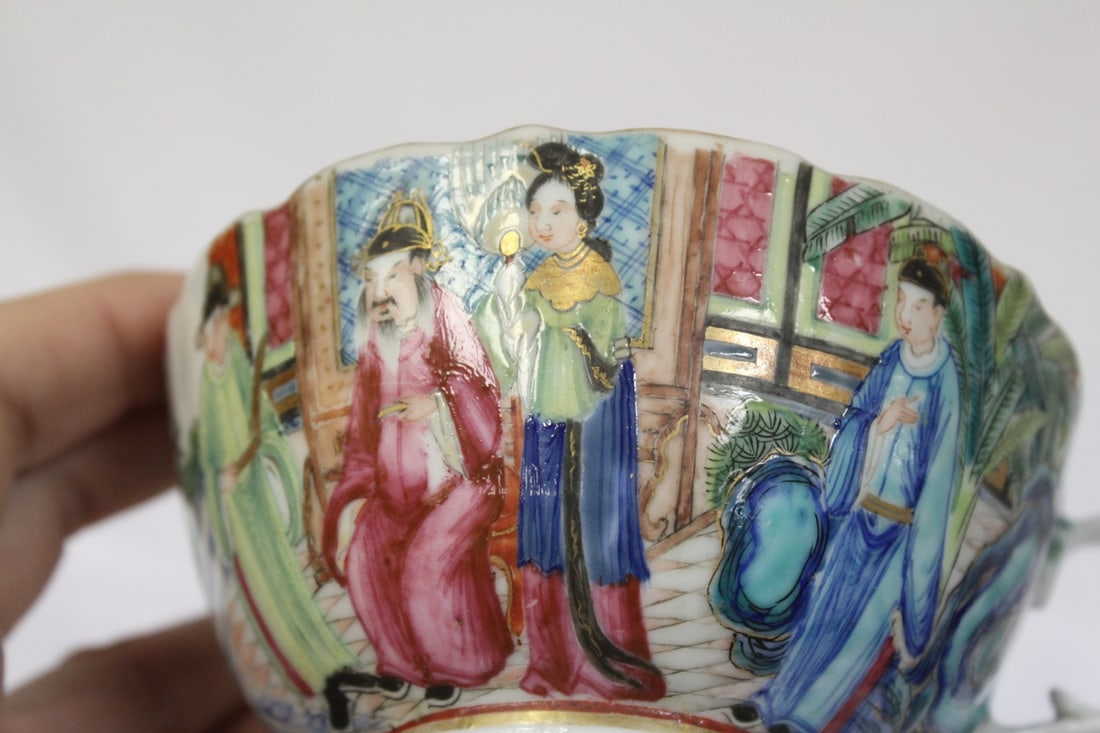 A Large Chinese Export Cup - 9