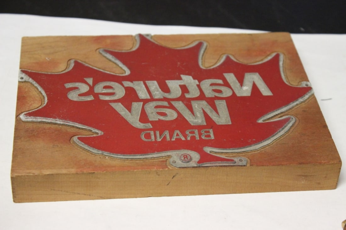 A Mold?: 7 3/8" x 5 1/2"