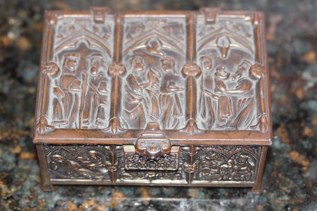 Carved Vintage Brass Box: 4 1/2" across