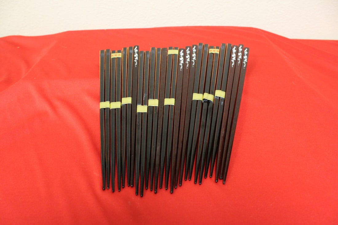 Large Lot of Chipsticks: 9" long