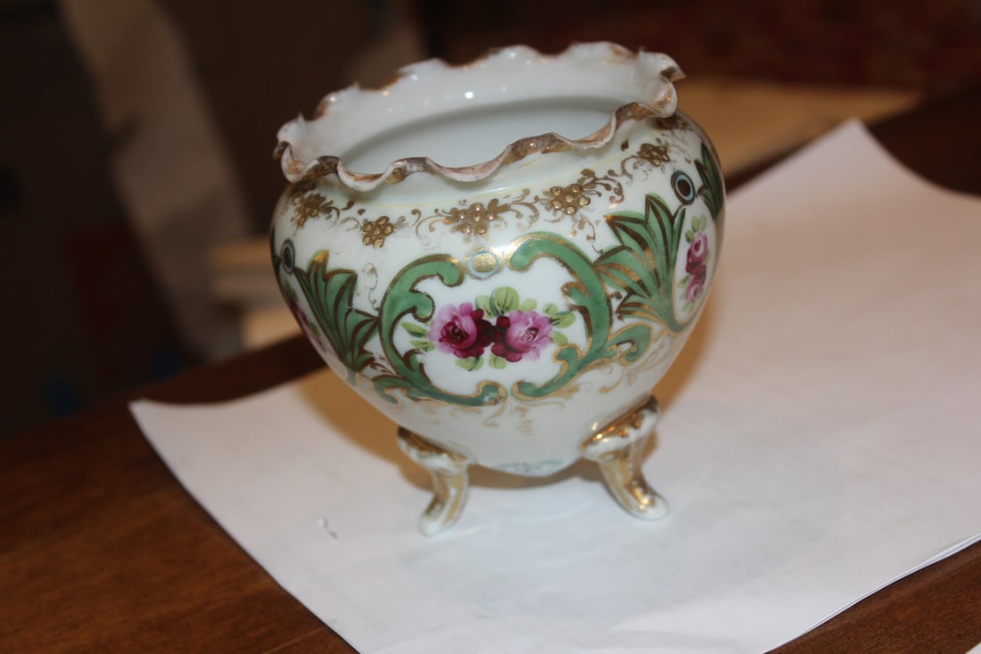 3 Legged Nippon Bowl: 4 inches wide