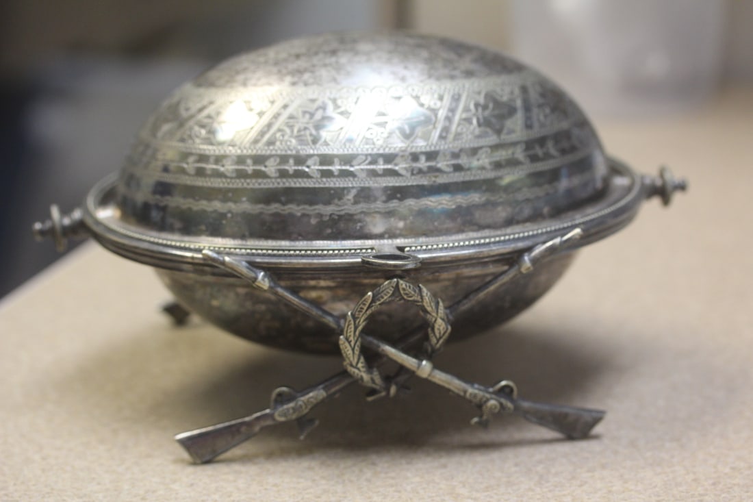 Silverplate Food Warmer: riffle motief - marked - hasa number - could possibly be a museum stock number - 7 inches across
