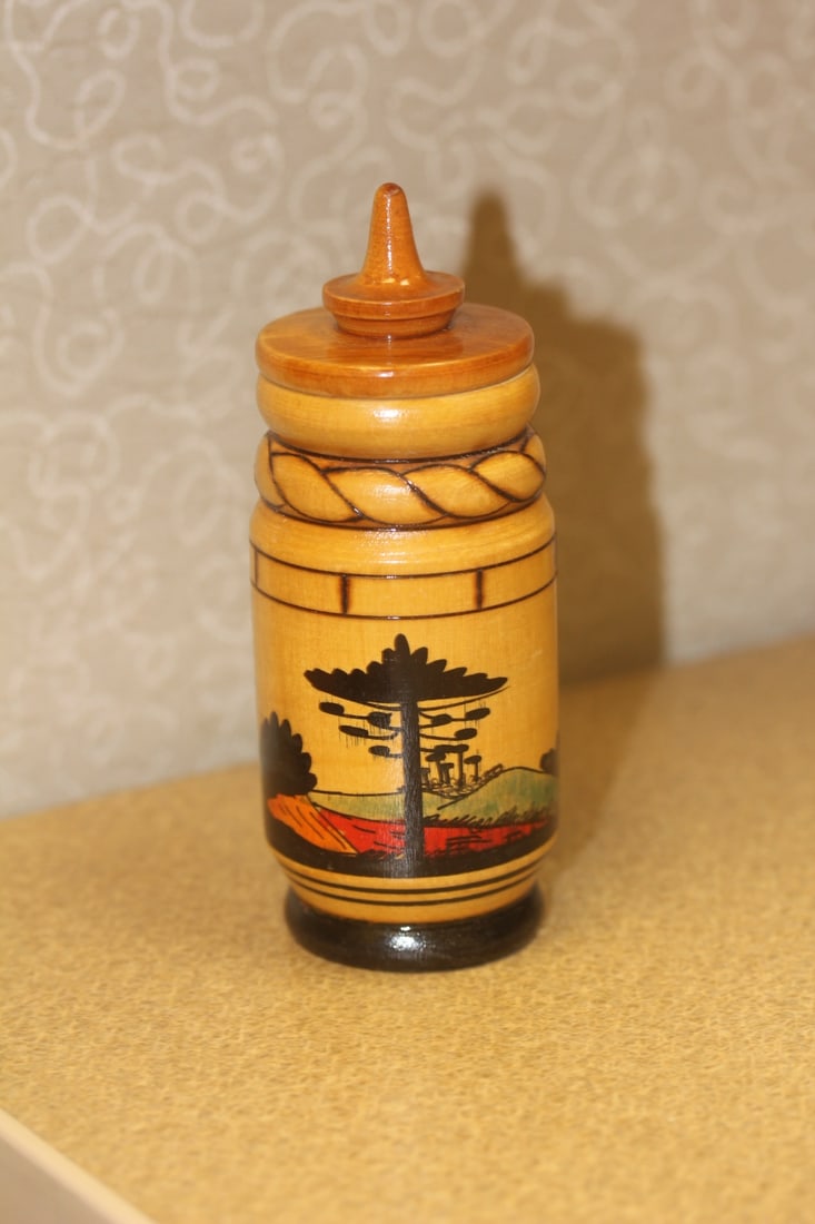 Brazil Wooden Container: 5 1/2" tall
