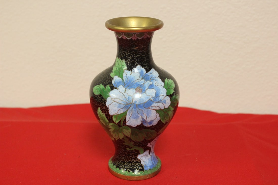 A Chinese Cloisonne Vase: 7 1/2" tall
