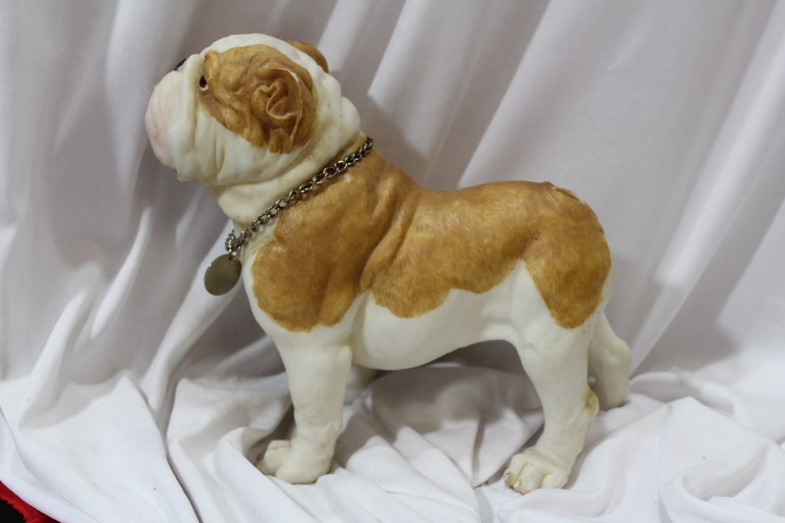 A Resin Boxer Dog: please note: tail omitted - 8 1/4" across