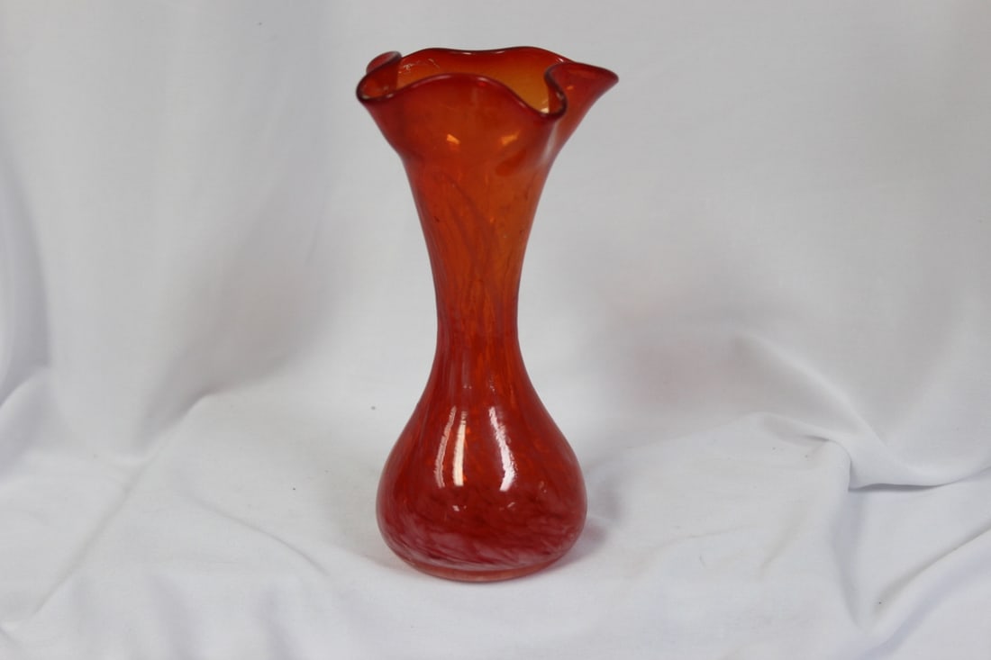 A Vintage Art Glass Vase: 7" tall