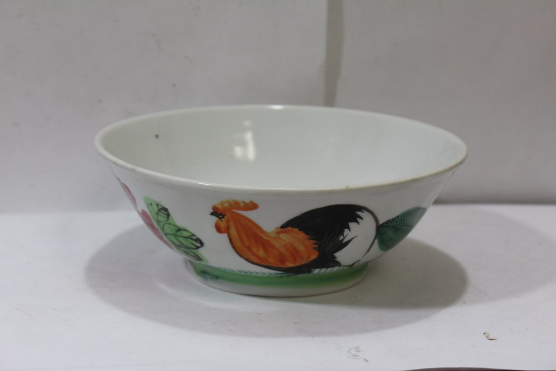 A chinese Bowl: most likely Republic period - 7 3/4" in diameter