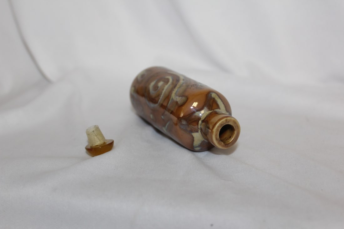 A Ceramic Snuff Bottle - 2