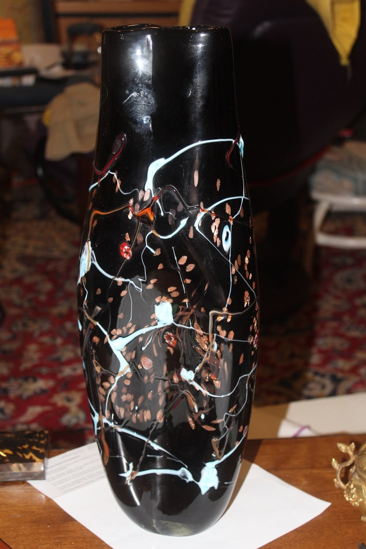 Large Artglass Vase: 19 3/4" tall