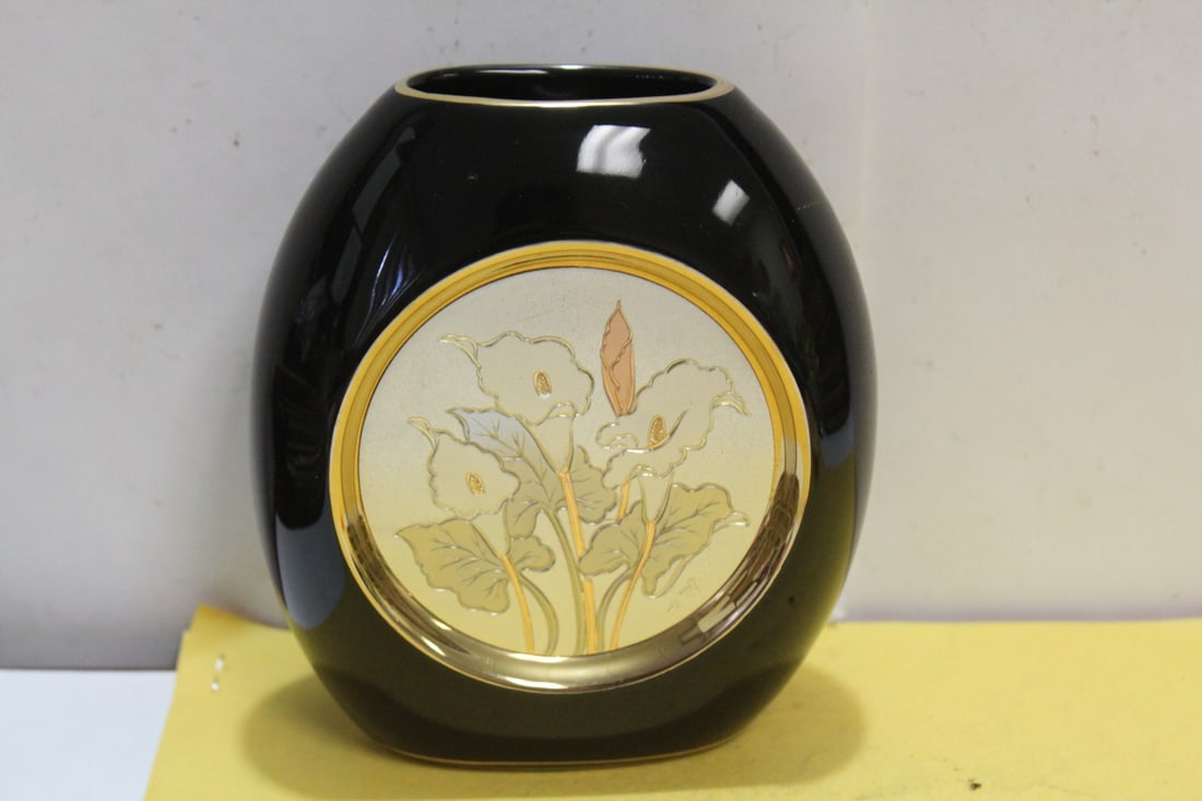 A Signed Japanese Ceramic Vase: gold gilted - 5 1/4" tall