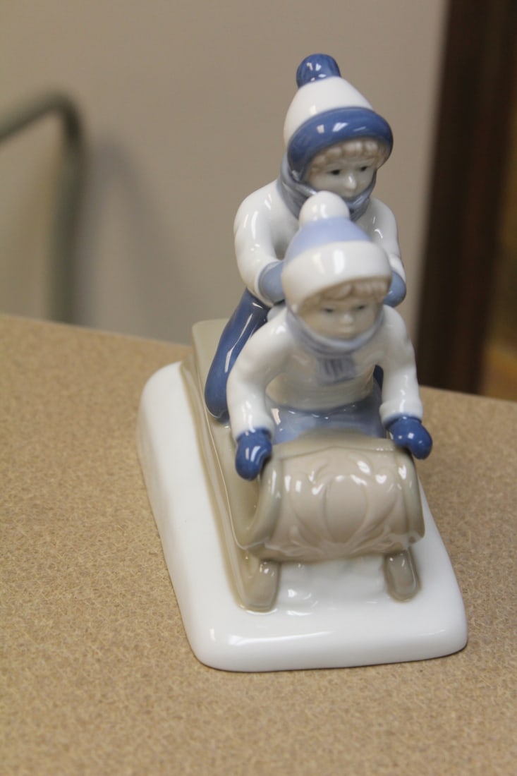 Paul Sebastian Porcelain Group: 6 inches across - boxed