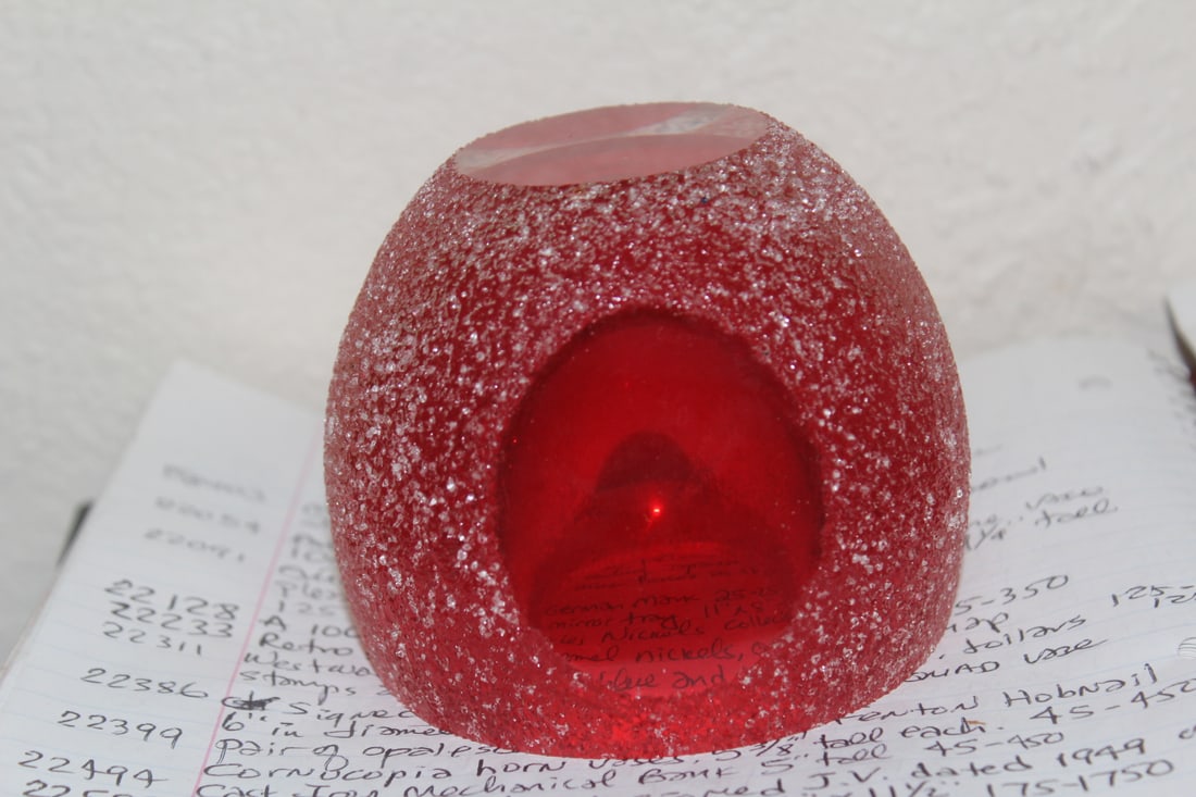 Art Glass Dome: 3 1/4" tall