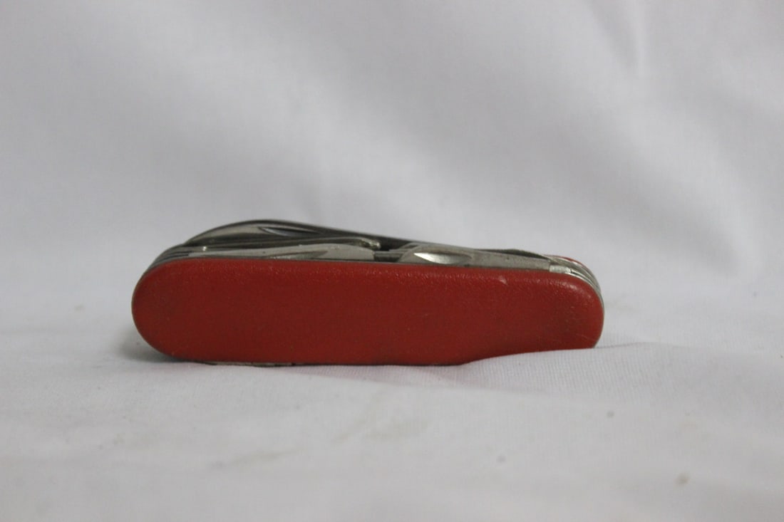 A Utility Knife: as shown