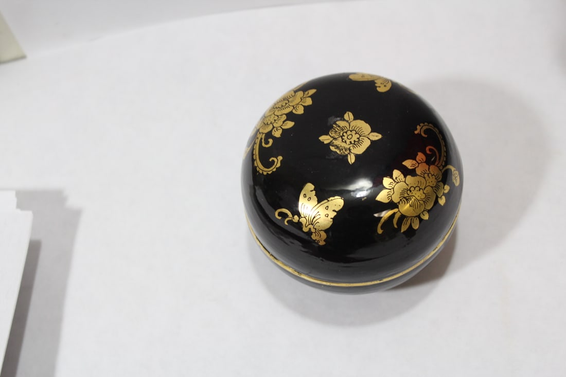 a Lacquer Stacking Box - 4