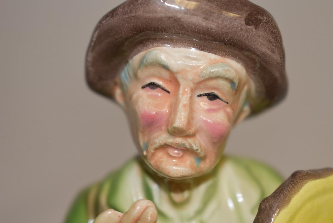 An Old Eramic Figurine - 6