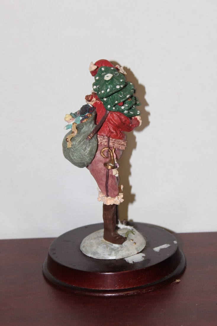 A Pixie Santa Claus - 4