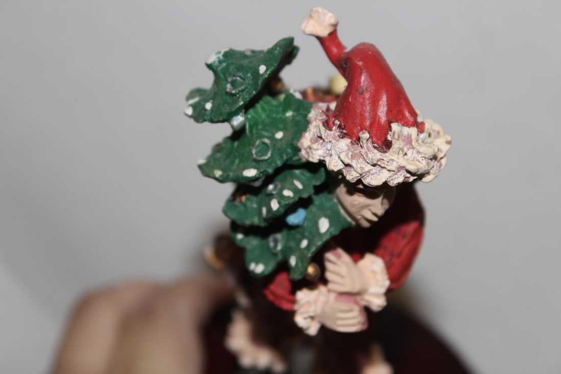 A Pixie Santa Claus - 5