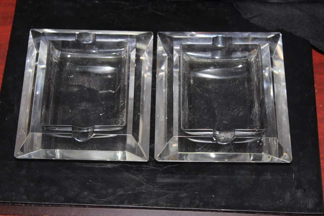 Lot of 2 Retro Style Clear Ashtrays: 5" across