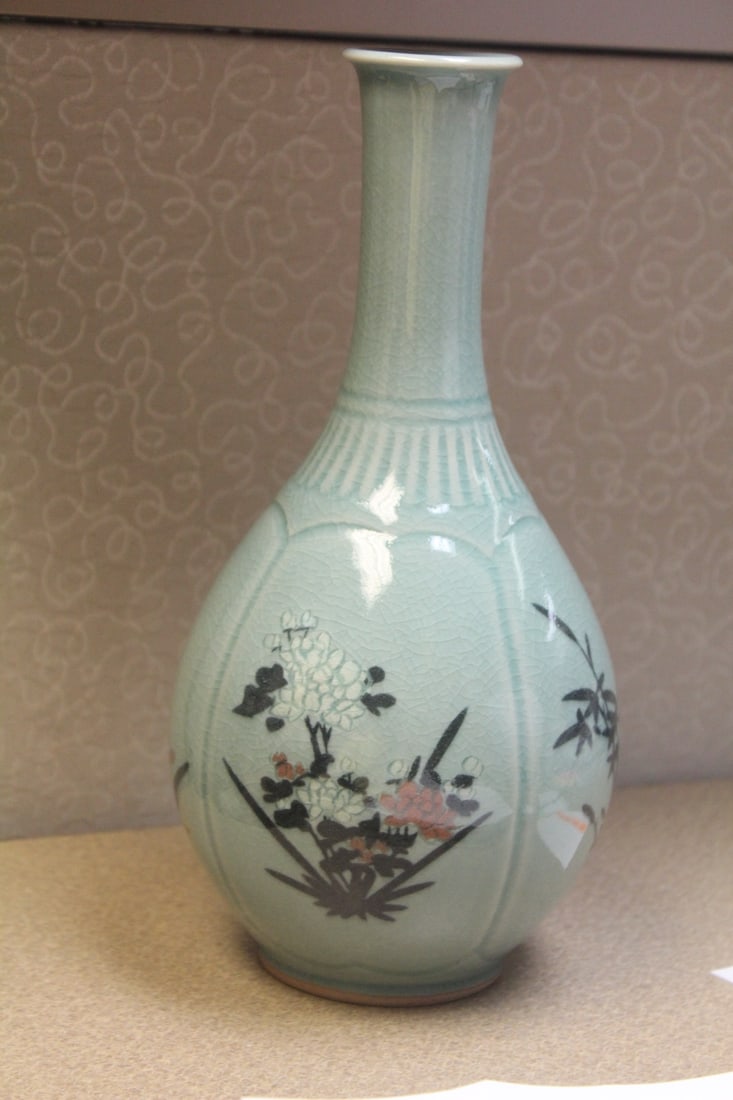 Signed Korean ceramic vase: 10 1/2" tall