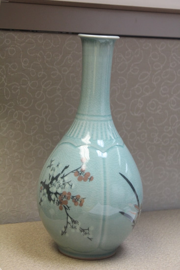 Signed Korean ceramic vase - 3