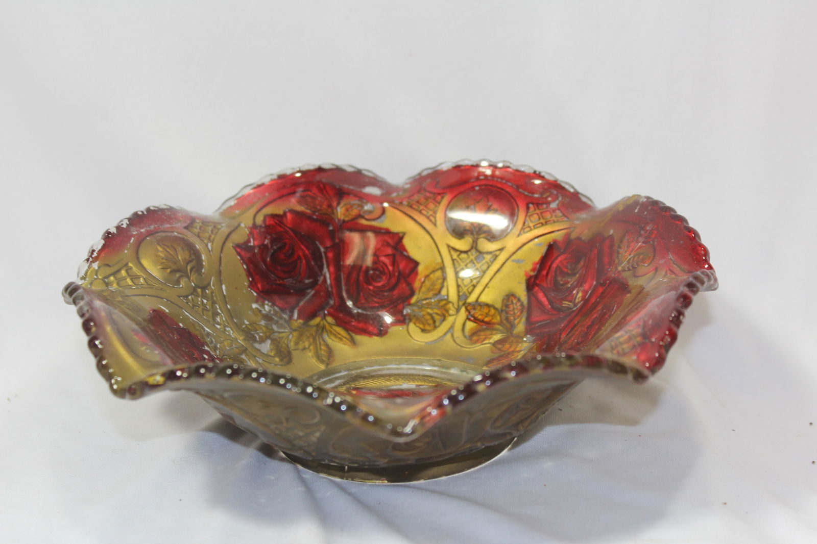 A Floral Motif Glass Bowl: 9 inches in diameter