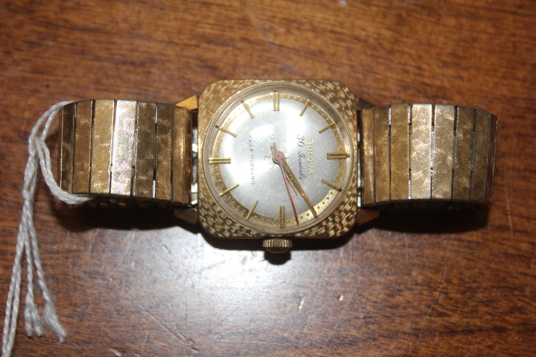 30 Jewel BulovaGold Filled Watch: self winding - working condition