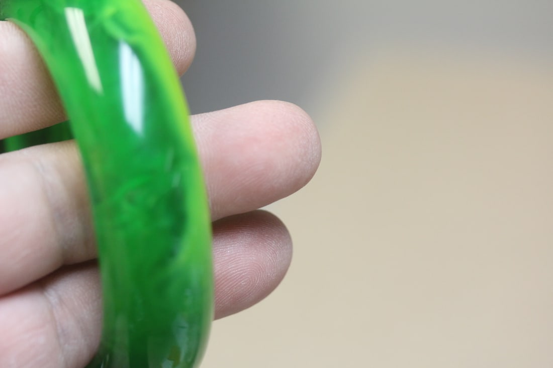 Lucite Bangle Bracelet - 4