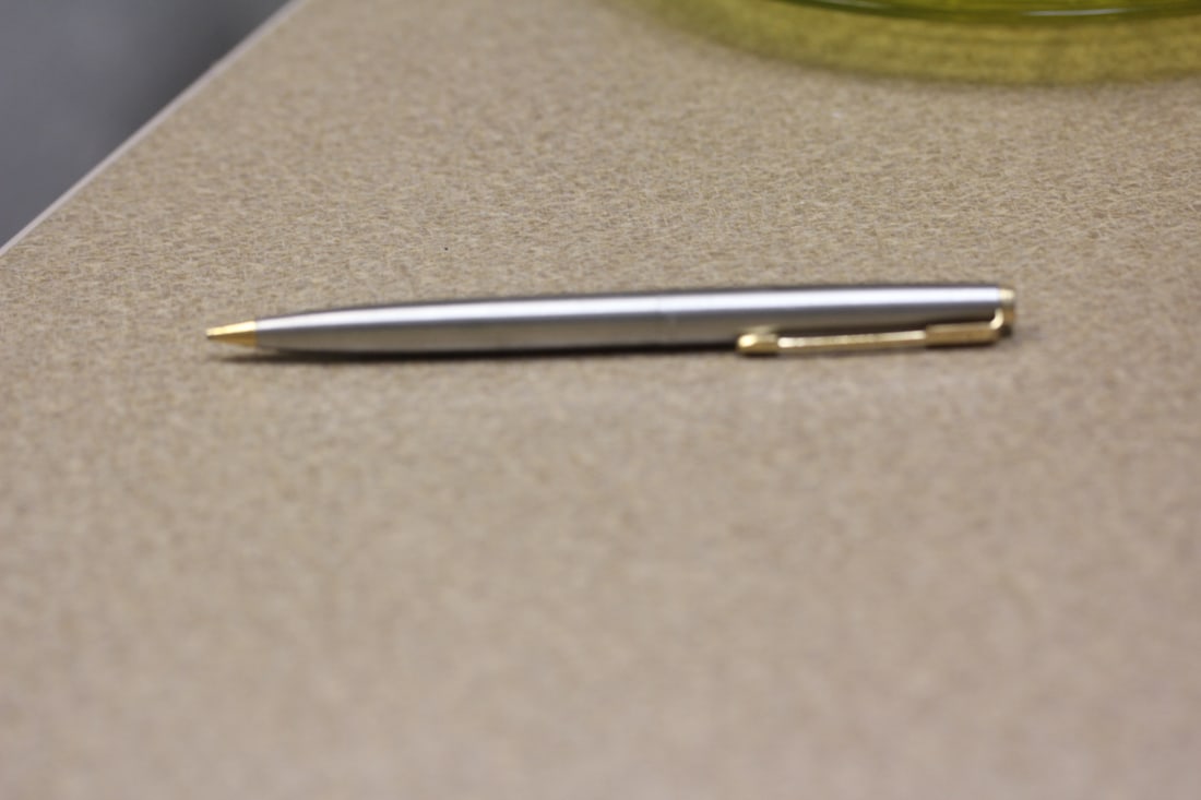 Parker Gold Trim and Stainless Steel Pencil: nottested to see if it works or not