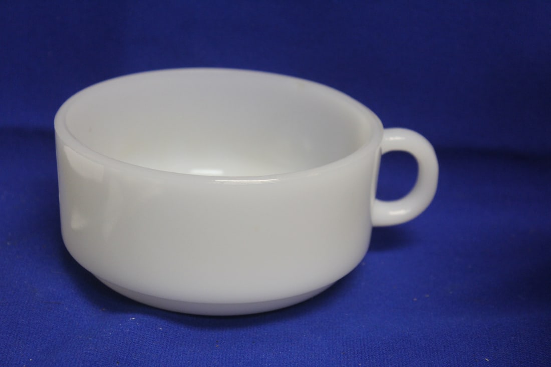Glassbake Milkglass Handle Bowl: 4 3/4" in diameter