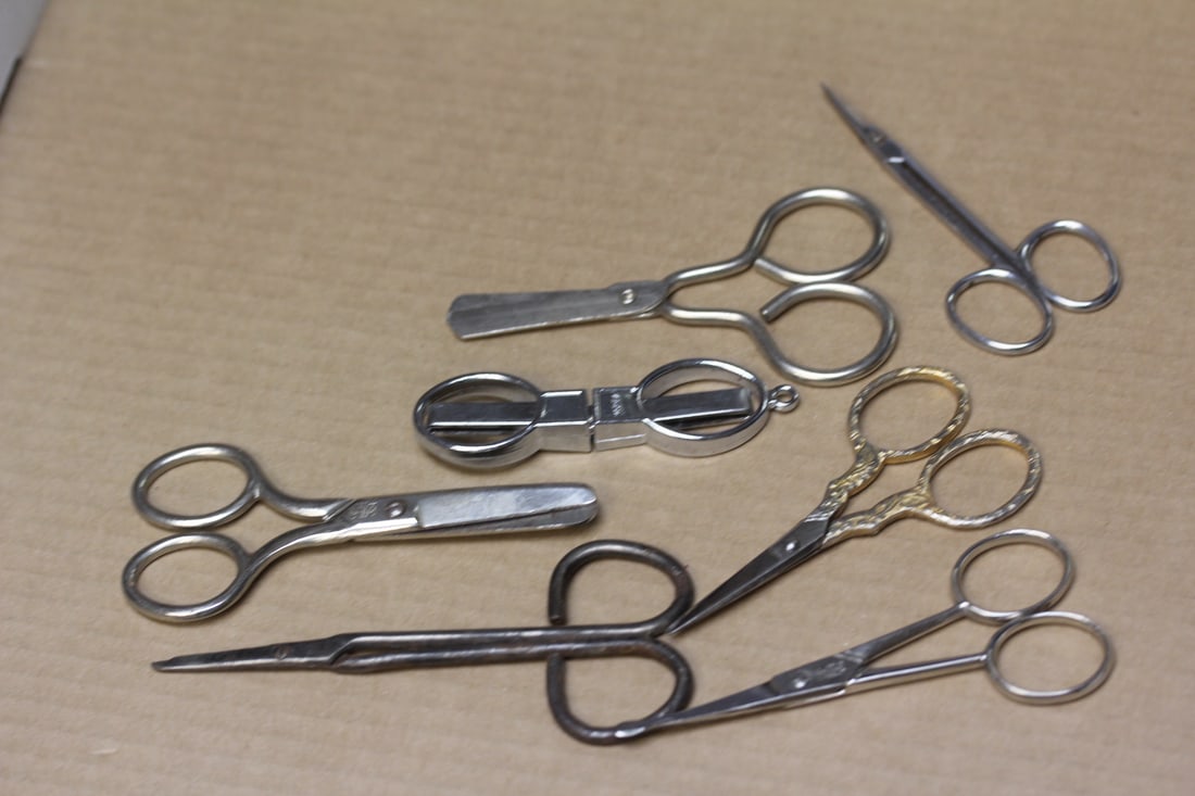 Lot of Scissors: various sizes - mainly smaller