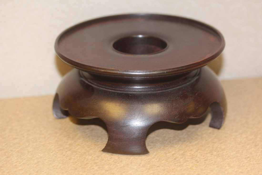 Asian wooden vase stand, well carved: inside diameter 4 5/8"