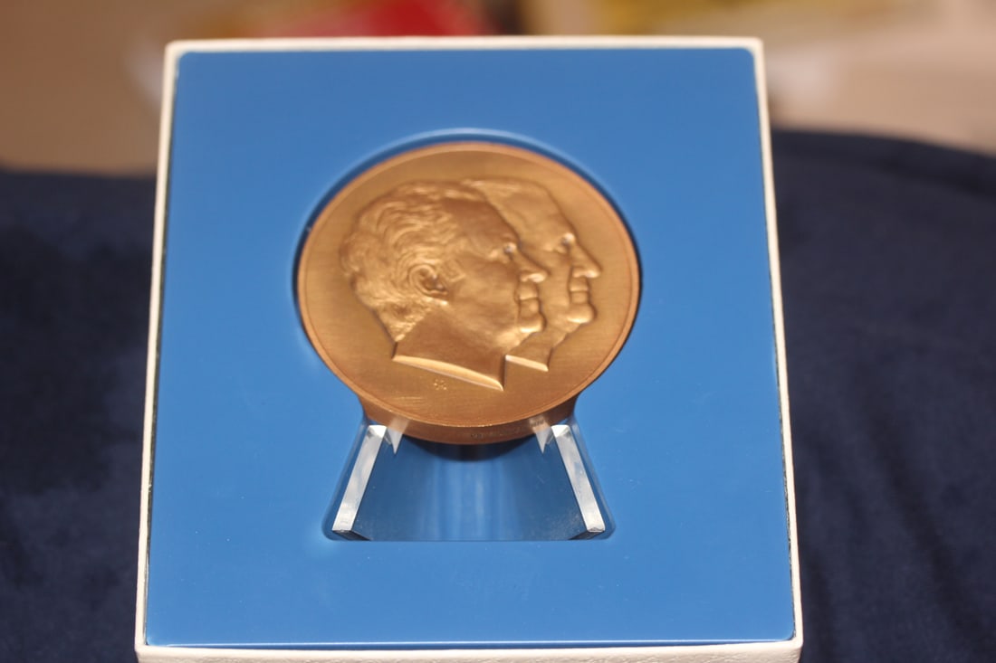 Richard Nixon with Spiro Agnew Medal: inaugural bronze medal - boxed with stand