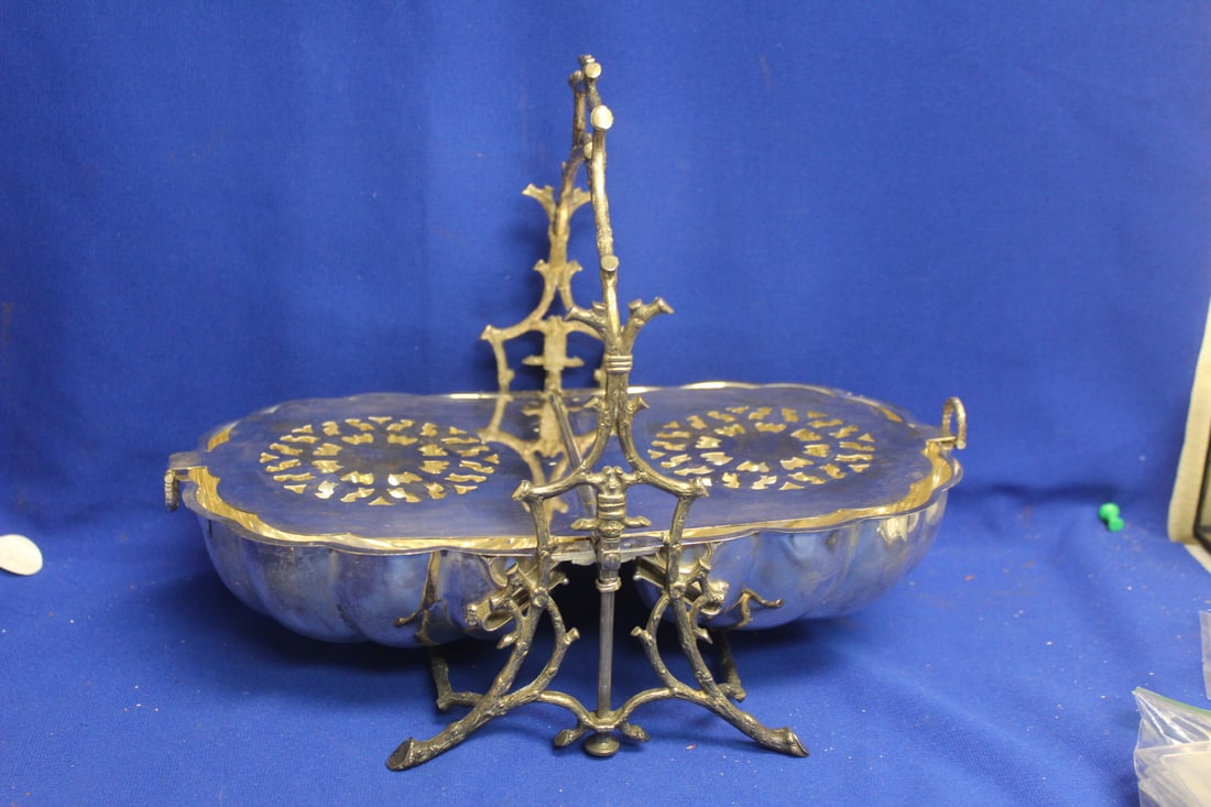 Antique Silverplated Fold Clam Shell Biscuit Box: Antique Silverplated Fold Clam Shell Bun Bread Warmer Biscuit Box - 9 3/4" tall