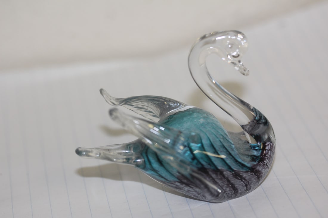 Small Art Glass Swan: made in Sweden - 2 1/2" tall - lead crystal