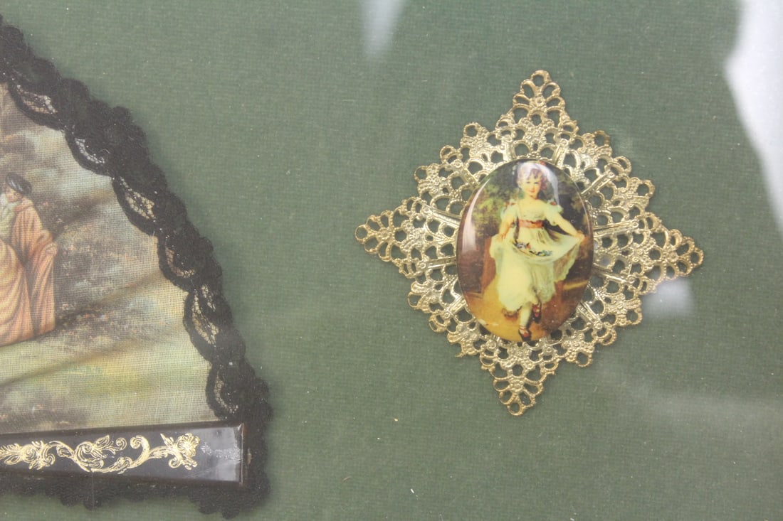 Victorian Style Shadow Box - 4