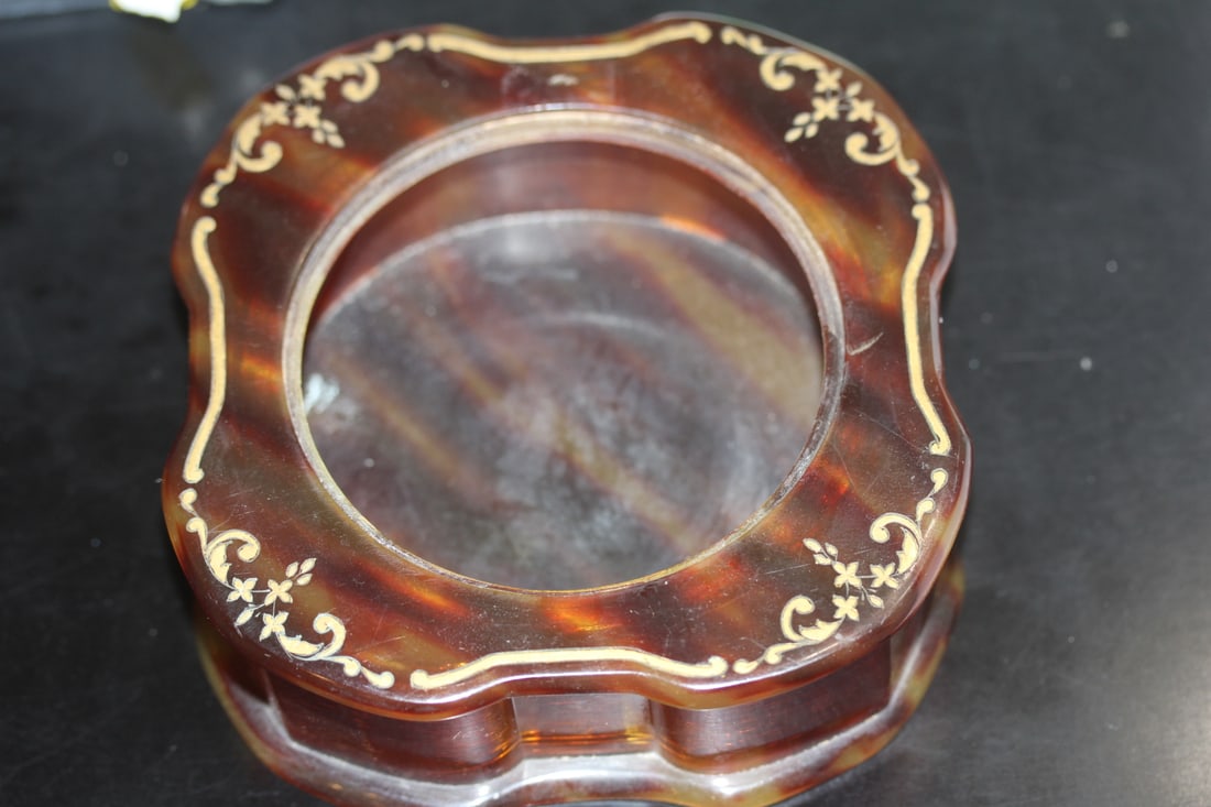 Vintage Lucite Container: T o r t oi s e shell style - probably 1950's to 1960's - 5 3/8" across