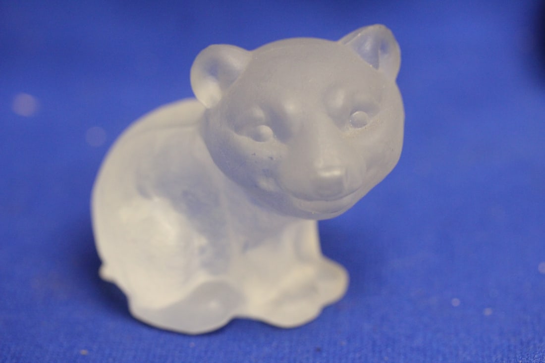 Frost Glass or Crystal Bear: unmarked - 2 5/8" across