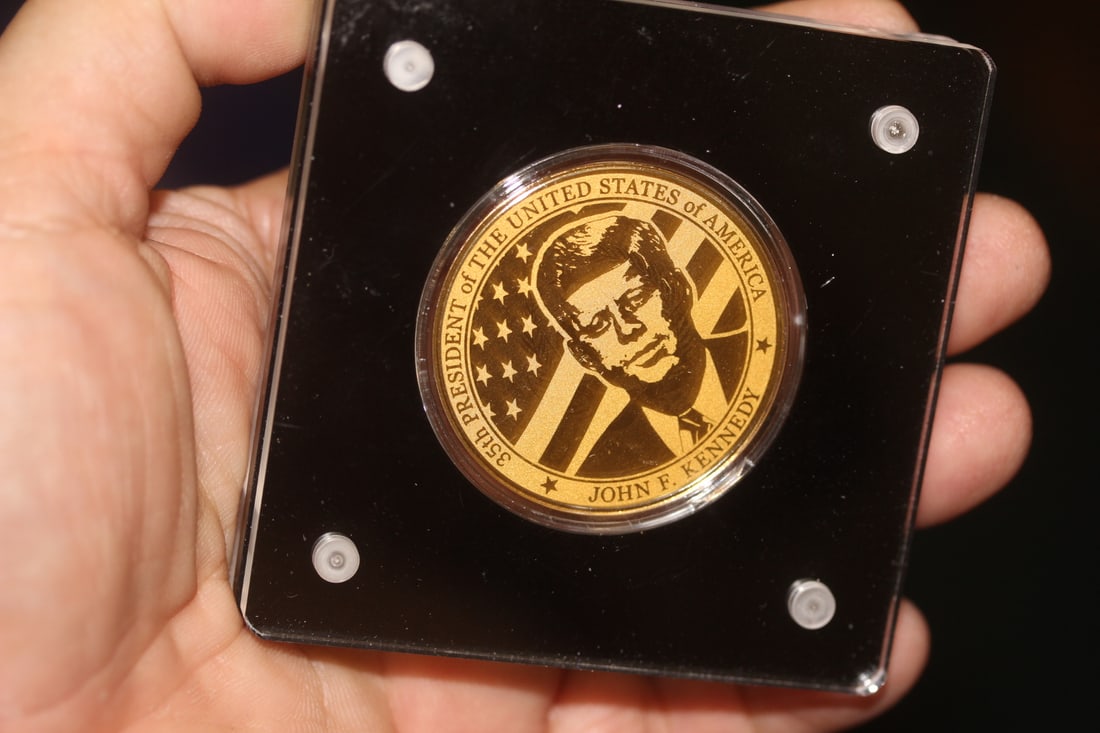 Rare Gold Kennedy 100 Francs Coin: Rare 2022 Senegal 1/200 oz .999 gold Kennedy 100 francs coin - only 15000 mintage