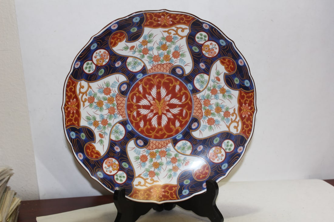 An Artist Signed Japanese Plate: 10 1/4" in diameter