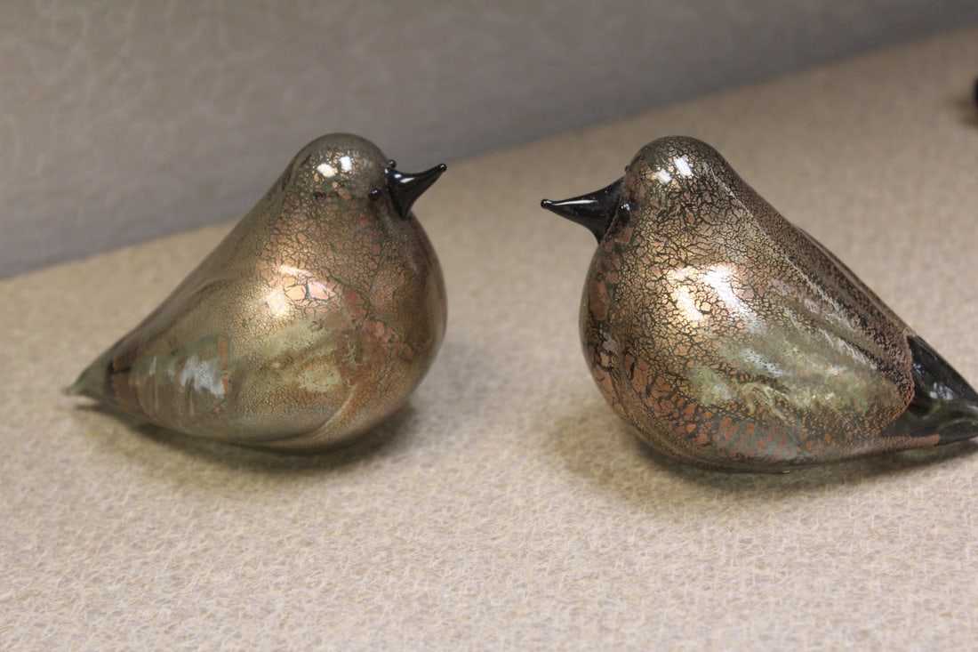 Pair of Murano Birds: Vetro Artistico - 3 5/8" wide - rare