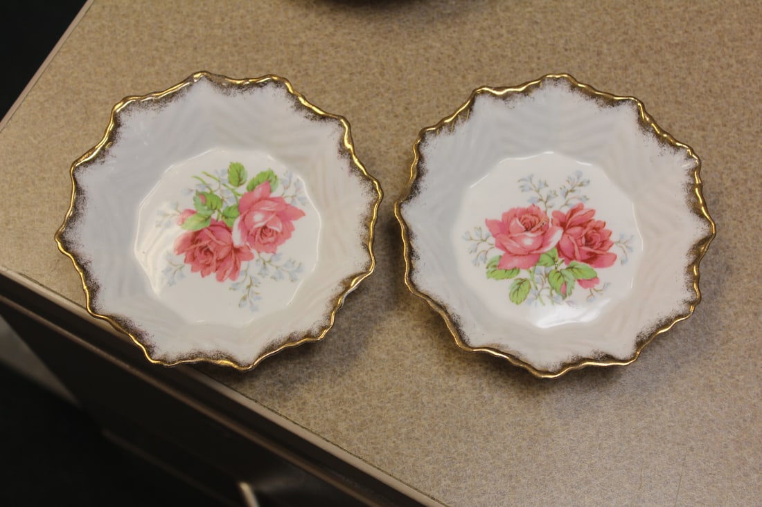 Pair of Bell Bone China Rose Dishes: 4 3/4" in diameter