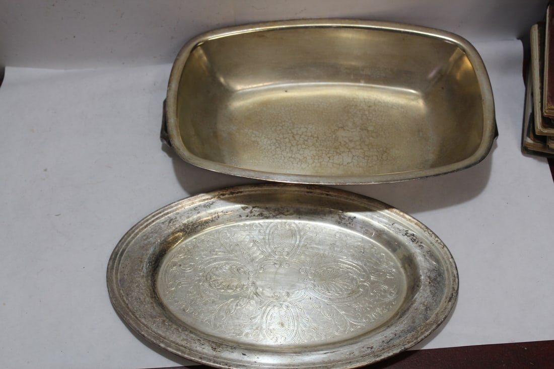 Lot of 2 Silverplated Trays (1 of 3)
