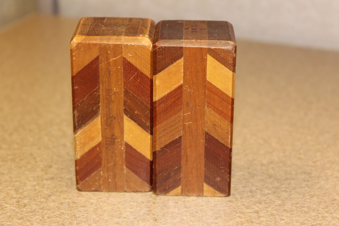 Pair of Wooden Inlaid Salt and Pepper Shakers: 2 3/4" tall each