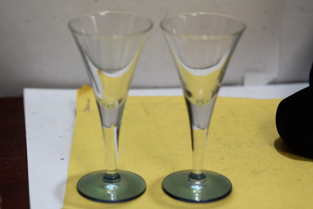 A Pair of Small Artglass Champagne Cups: 4 1/8" tall