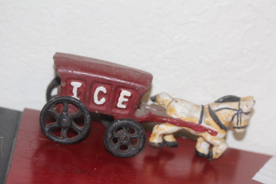 Cast Iron Donkey Wagon: 6 3/4" across