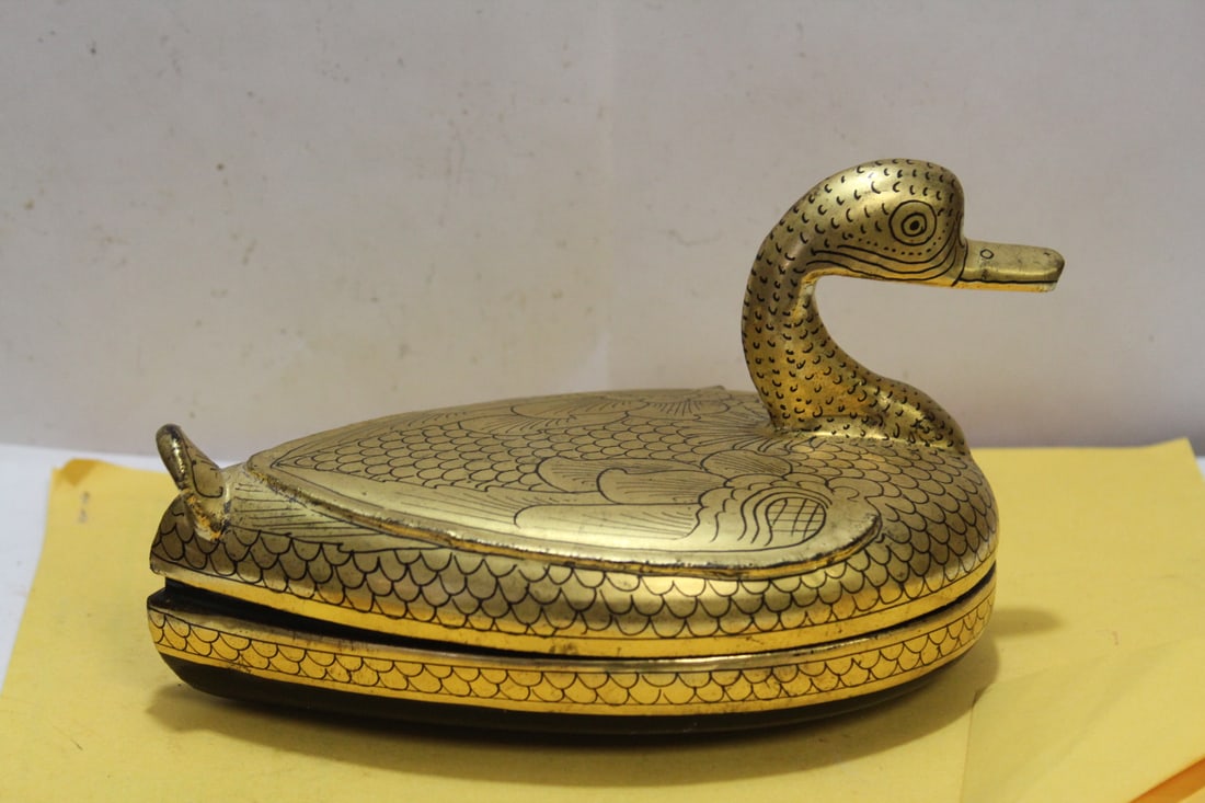 An Antique Chinese Gold Gilted Lacquer Box (1 of 8)