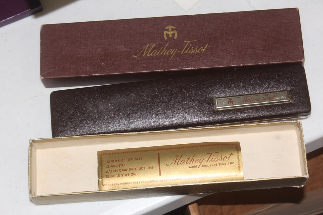 Mathey-Tissot Empty Watch Case: with box - overall= 10 inches across