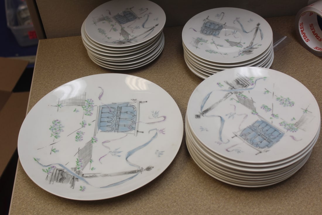 Lot of 28 Rosenthal plates (1 of 7)