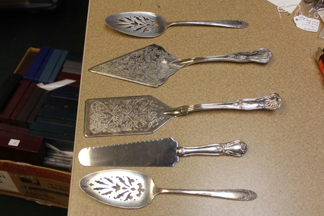 Lot of 5 Silverplate Cake Server: one has a sterling handle - longest= 11 5/8"