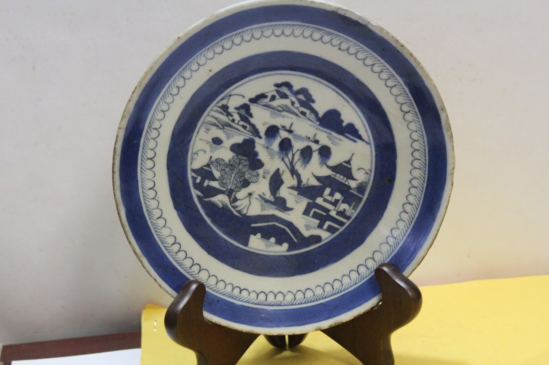 Chinese Export Canton Pattern Blue and White Plate: 19st century - 7 1/4" in diameter - please note: chips, roughness, restoration